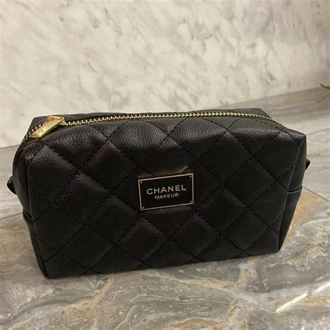 pochette makeup chanel|Chanel clutch with hand strap.